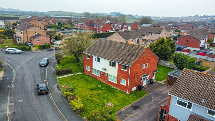 2 Bedroom Flat To Rent In Newbarn Park Road, Taunton, TA1