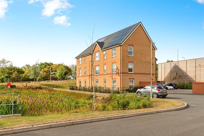 2 Bedroom Apartment For Sale In Porthcawl Close, Stevenage, SG1