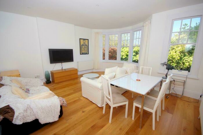 2 Bedroom Flat To Rent In Park View Road, Finchley, N3