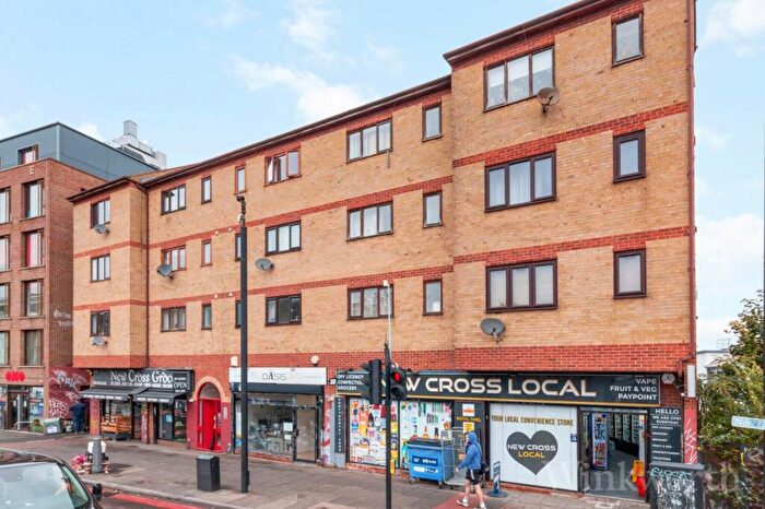1 Bedroom Apartment For Sale In New Cross Road, London, SE14