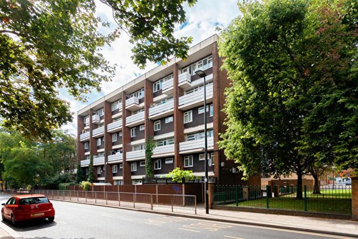 3 Bedroom Maisonette For Sale In Ramsey Street, London, E2