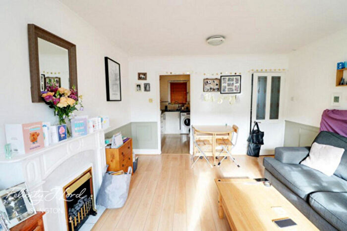 1 Bedroom Apartment To Rent In Highbury Grange, London, N5