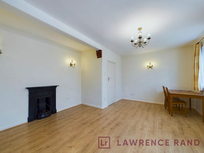 3 Bedroom Semi-Detached House To Rent In Eastern Avenue, Pinner, HA5