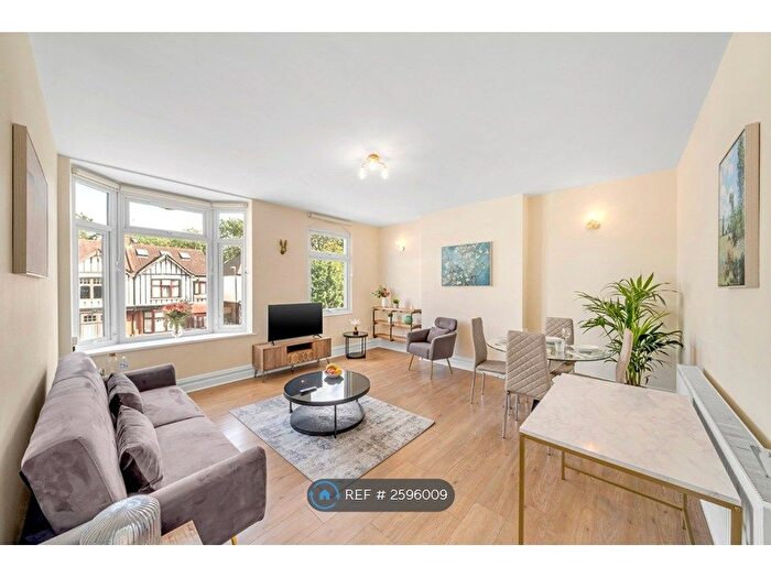 2 Bedroom Flat To Rent In Cranbrook Road, Ilford, IG2