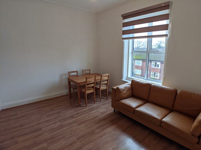 2 Bedroom Flat To Rent In Bed – Mitford Road, Withington, M14