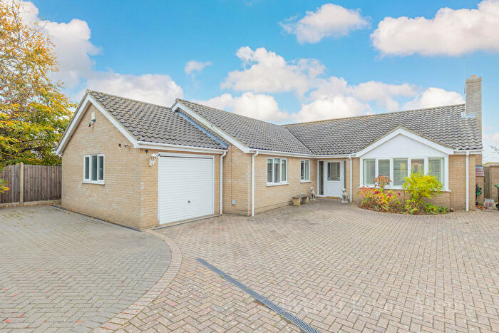 4 Bedroom Detached Bungalow For Sale In Norwich Road, Caister-on-sea, NR30