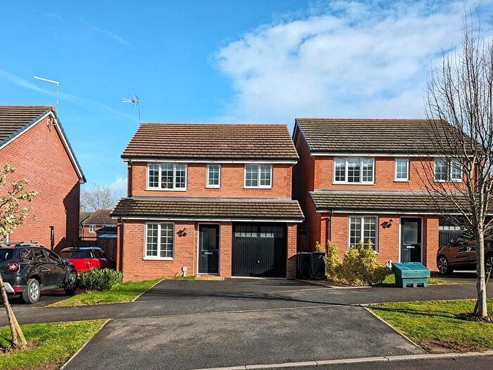 3 Bedroom Detached House For Sale In Henderson Road, Warwick, Warwickshire, CV34