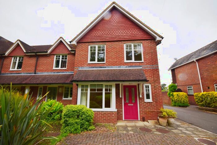 3 Bedroom End Of Terrace House To Rent In Woodland Gardens, Hindhead, GU26