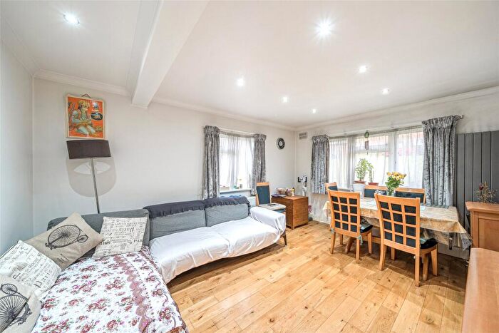 2 Bedroom Apartment For Sale In Kings Drive, Wembley, Middlesex, HA9