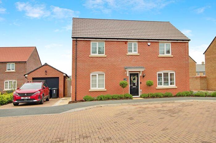 4 Bedroom Detached House For Sale In Armistice Croft, Bedford, MK44