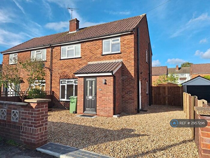 3 Bedroom Semi Detached House To Rent In Horseshoe Close, Camberley, GU15