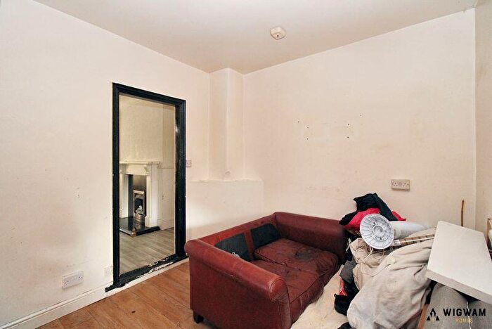 2 Bedroom End Of Terrace House For Sale In Perth Street West, Hull, HU5