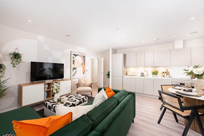 2 Bedroom Flat For Sale In Capital Interchange Way, Brentford, TW8