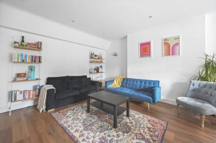 2 Bedroom Flat To Rent In Baker Street, London, W1U