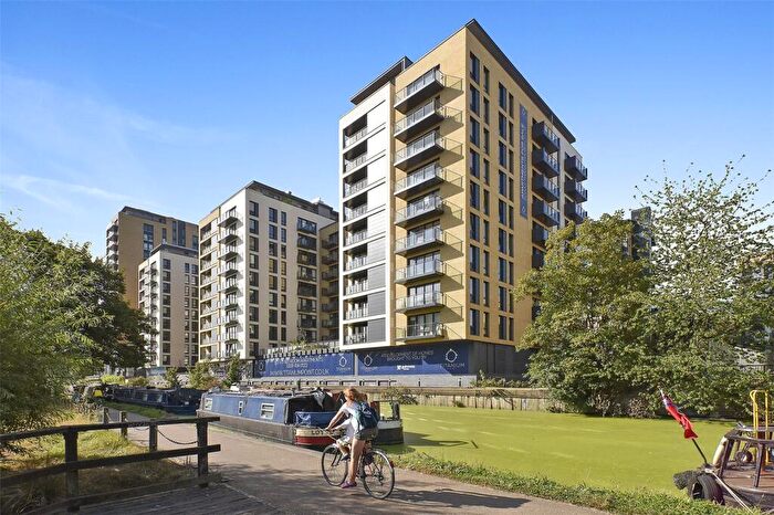 2 Bedroom Flat To Rent In Titanium Point, Palmers Road, Bethnal Green, London, E2