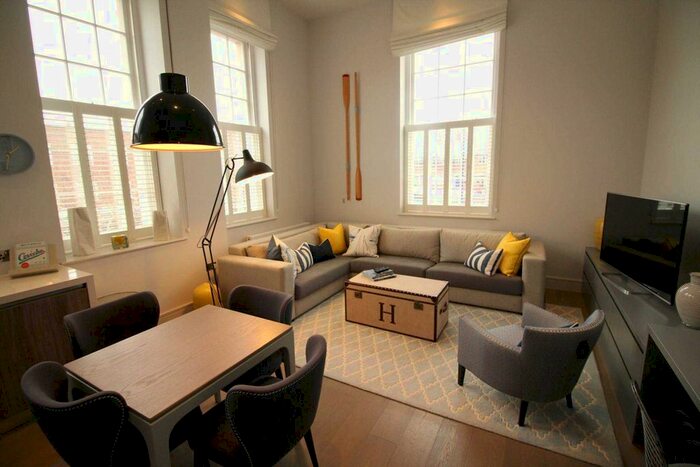 1 Bedroom Flat To Rent In Magistrates House, Market Place, Brentford, TW8