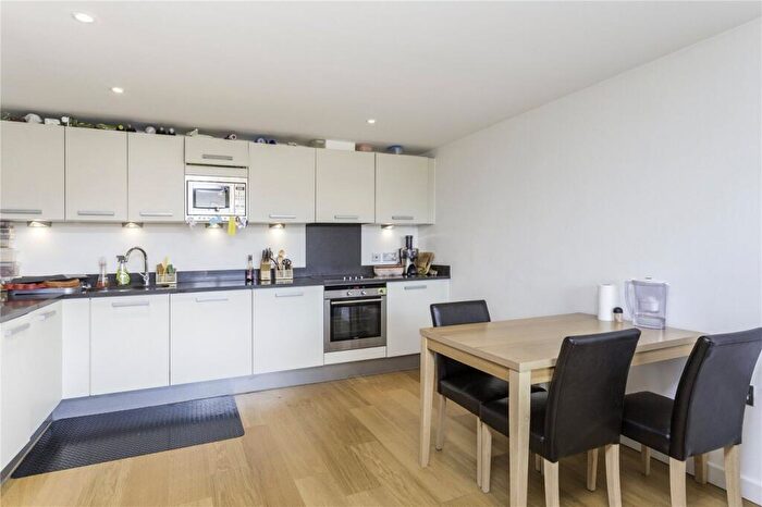 2 Bedroom Flat To Rent In Dovecote House, Water Gardens Square, Rotherhithe, SE16