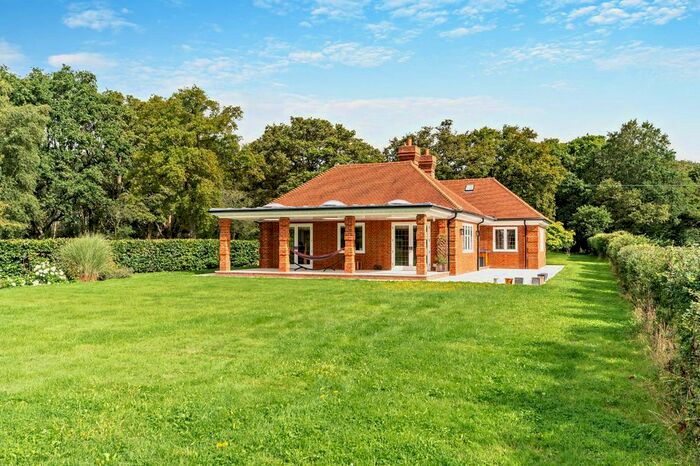 3 Bedroom Detached House To Rent In Bradfield Southend, Reading, Berkshire, RG7