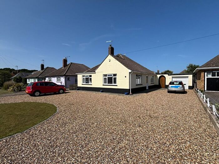 3 Bedroom Bungalow For Sale In Audley Way, Frinton-on-Sea, CO13