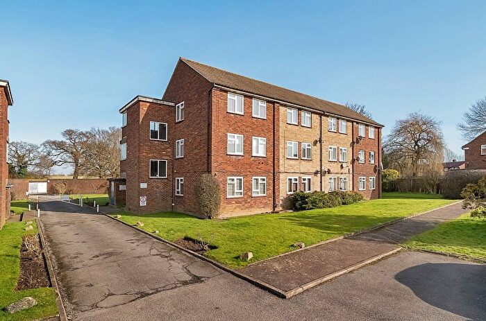 Studio For Sale In Farm Way, Bushey, Hertfordshire, WD23