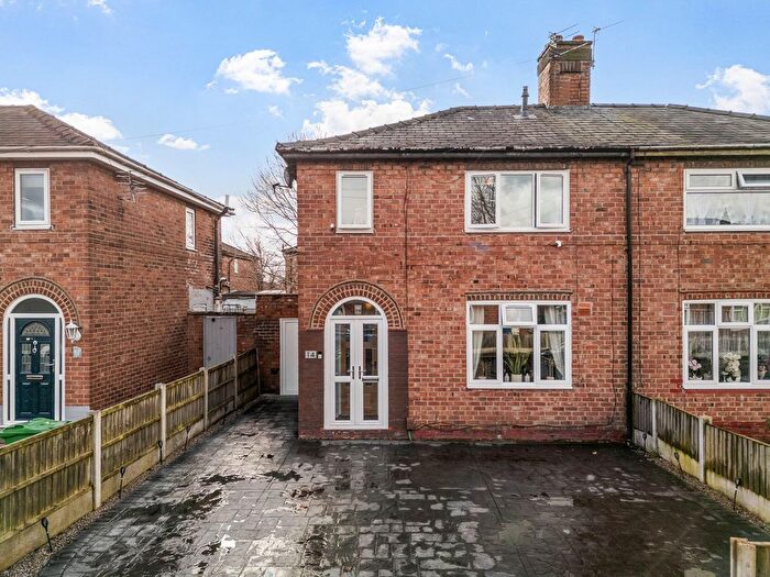 3 Bedroom Semi-Detached House For Sale In Brindley Avenue, Warrington, WA4