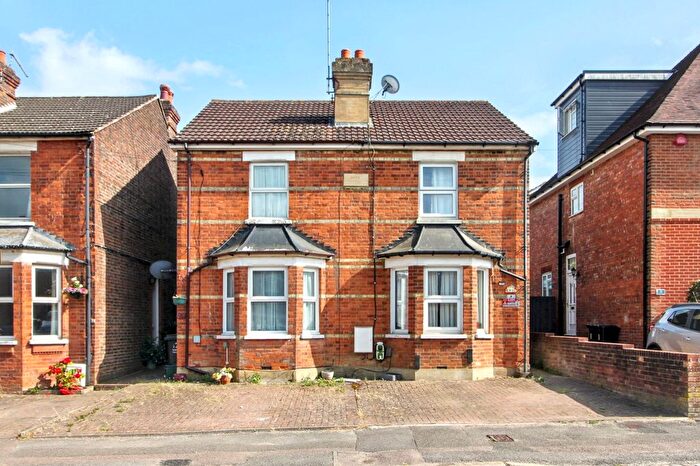 2 Bedroom Semi-Detached House For Sale In Hectorage Road, Tonbridge, TN9