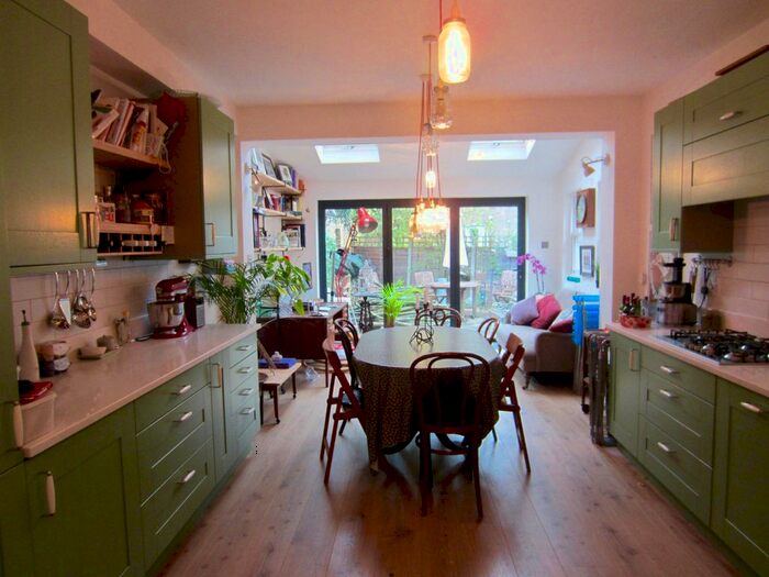 2 Bedroom Flat To Rent In Sandwell Crescent, West Hampstead, NW6