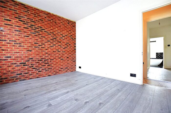 3 Bedroom Terraced House To Rent In Lakehall Road, Thornton Heath, CR7