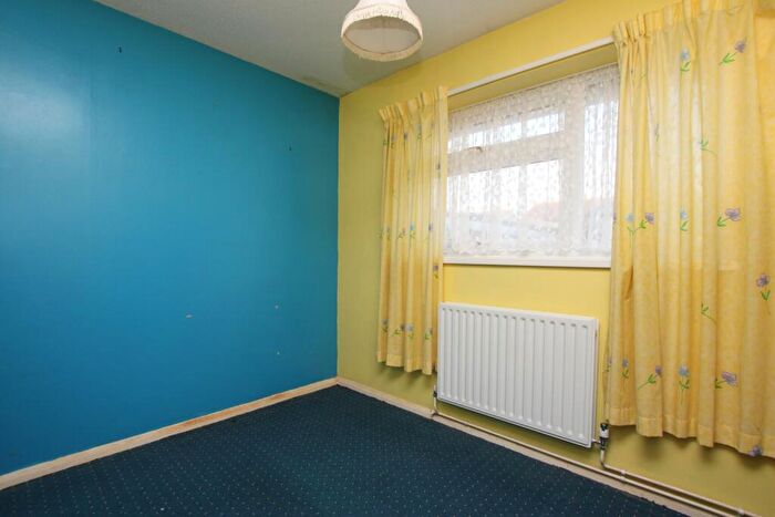 2 Bedroom Detached Bungalow For Sale In Horrocks Way, Kettering, Northamptonshire, NN15