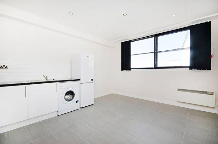 2 Bedroom Flat To Rent In London Road, Wembley, HA9