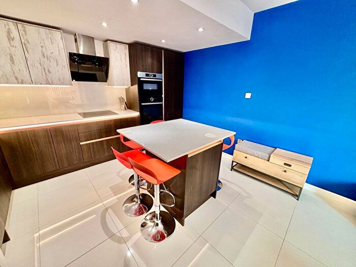 2 Bedroom Flat For Sale In Sapphire Heights, Tenby Street North, Birmingham, B1