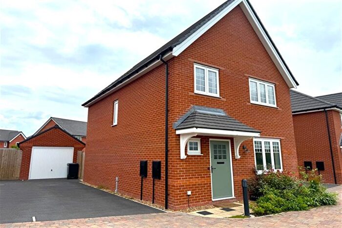 4 Bedroom Detached House To Rent In Violet Way, Holmes Chapel, Crewe, CW4