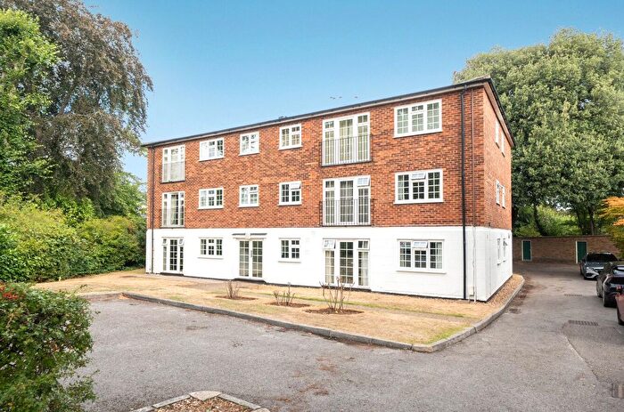 1 Bedroom Flat For Sale In Guildford, Surrey, GU1