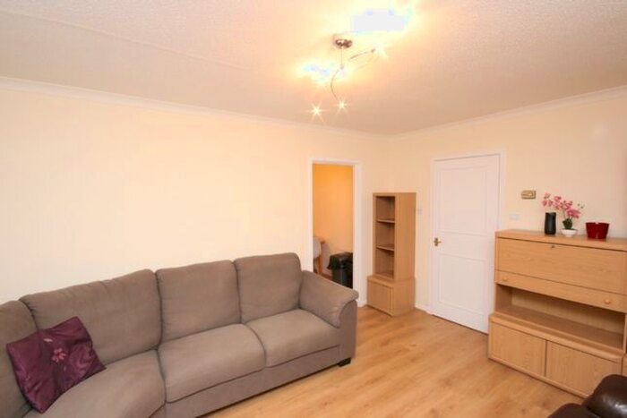 2 Bedroom Flat To Rent In Ardarroch Court, Pittordrie, Aberdeen, AB24
