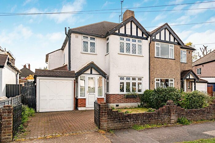 3 Bedroom Semi Detached House For Sale In Hazon Way, Epsom, KT19