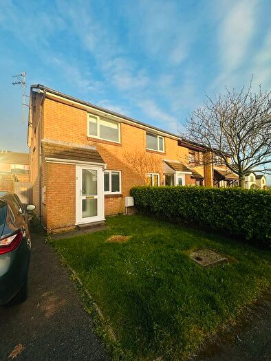 2 Bedroom Property To Rent In Conway Drive, Milford Haven, SA73