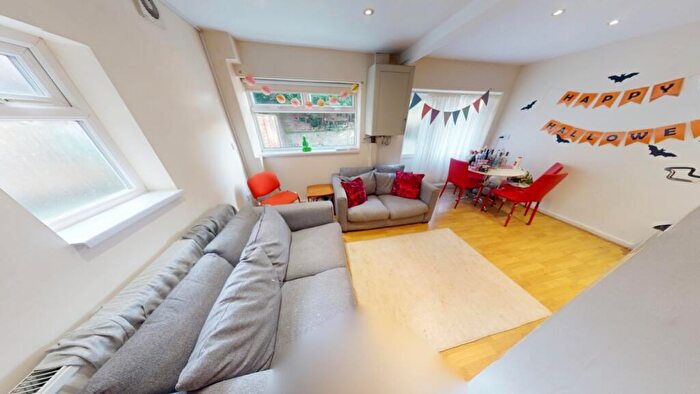 3 Bedroom Terraced House To Rent In Weston Avenue, Nottingham, NG7