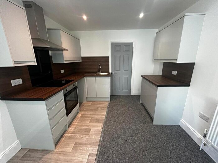 3 Bedroom Apartment To Rent In Ermington Terrace, Plymouth, City Of Plymouth, PL4