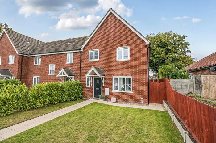 3 Bedroom Semi-Detached House For Sale In Norwich Road, Watton, IP25