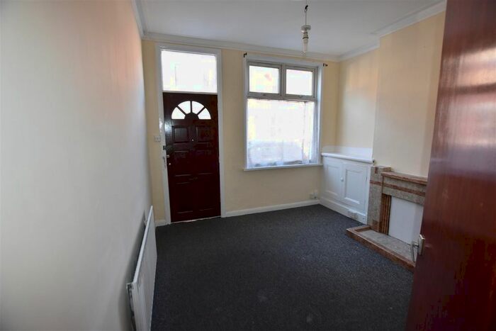 3 Bedroom Terraced House To Rent In Wilne Street, Leicester, LE2