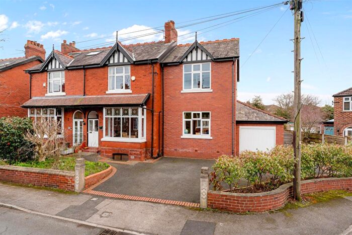 4 Bedroom Semi-Detached House For Sale In Sylvan Avenue, Sale, M33