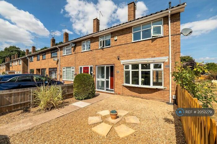 3 Bedroom End Of Terrace House To Rent In Maple Grove, Warwick, CV34