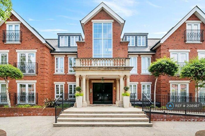 3 Bedroom Flat To Rent In Bayview House, Enfield, EN2