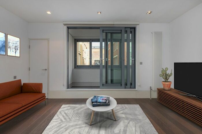 Studio To Rent In Slingsby Place, London, WC2E