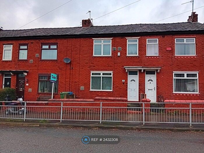 3 Bedroom Terraced House To Rent In Whitegate Lane, Chadderton, Oldham, OL9