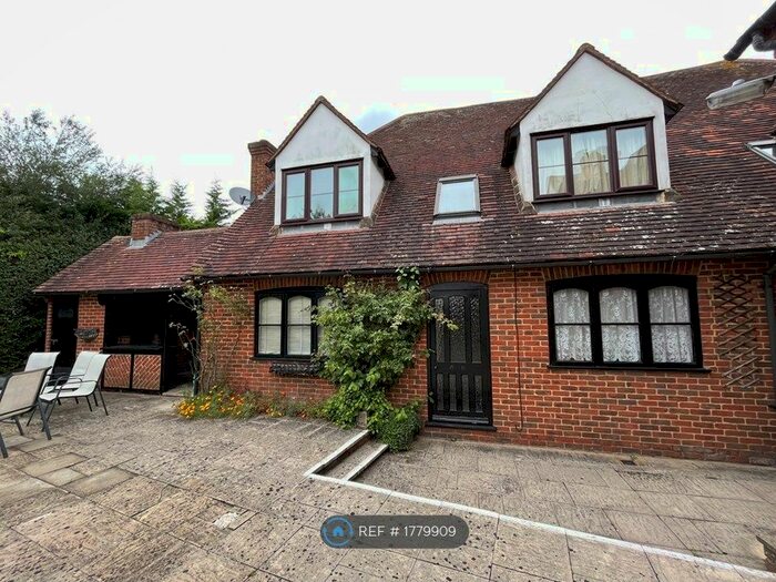 1 Bedroom Flat To Rent In Red Lion Way, Wooburn Green, High Wycombe, HP10