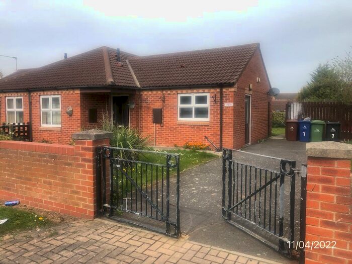 2 Bedroom Semi-Detached Bungalow To Rent In Redbourne Road, Grimsby, Lincolnshire, DN33