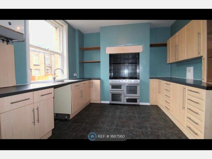 2 Bedroom Terraced House To Rent In Emscote Place, Halifax, HX1