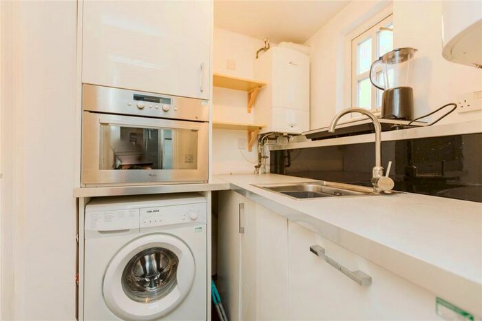 Studio To Rent In Orchard Lane, Bristol, BS1