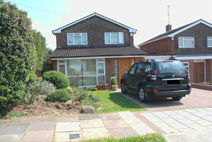 4 Bedroom Link Detached House To Rent In Arlington, London, N12